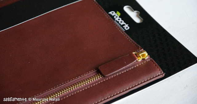 Proporta-Leather-Sleeve-iPad2-008