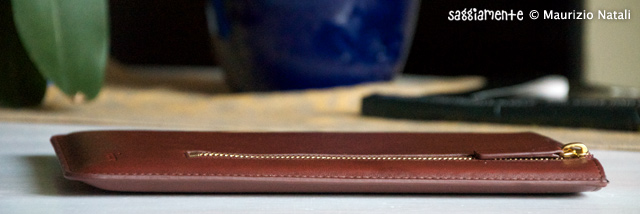 Proporta-Leather-Sleeve-iPad2-006