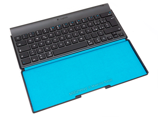 logitech-tablet-keyboard-ipad-8