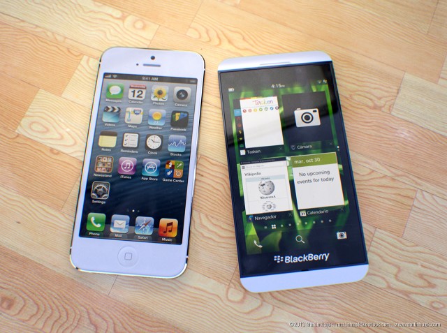 Blackberry-z10-vs-iphone-5-00
