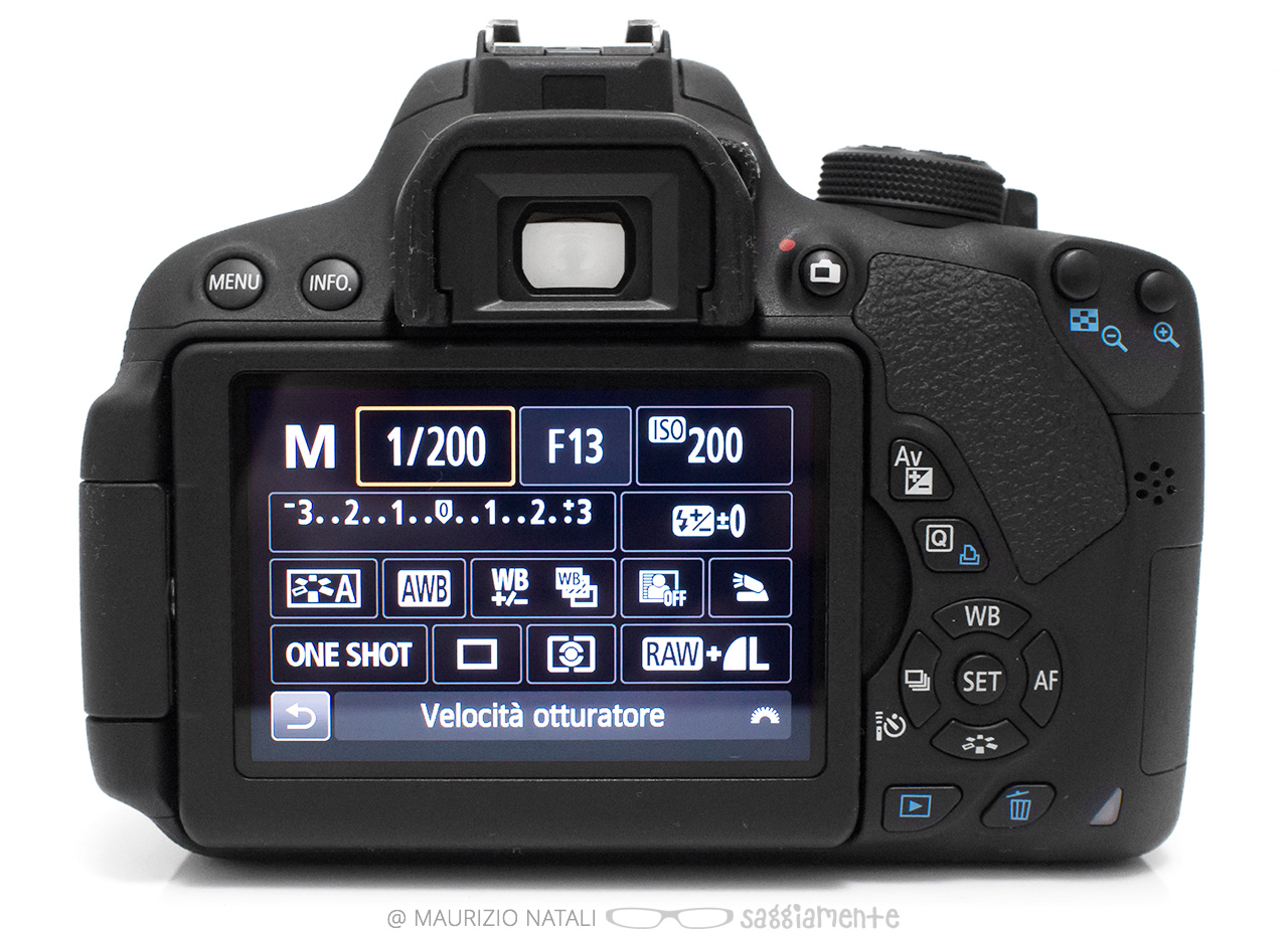 canon-700d-display