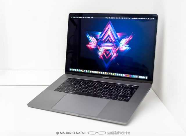 macbookpro15-touchbar-hero-intro