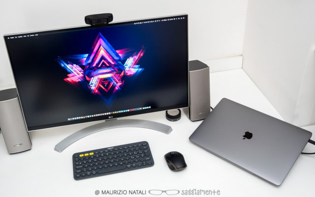 macbookpro15-touchbar-monitor-lg